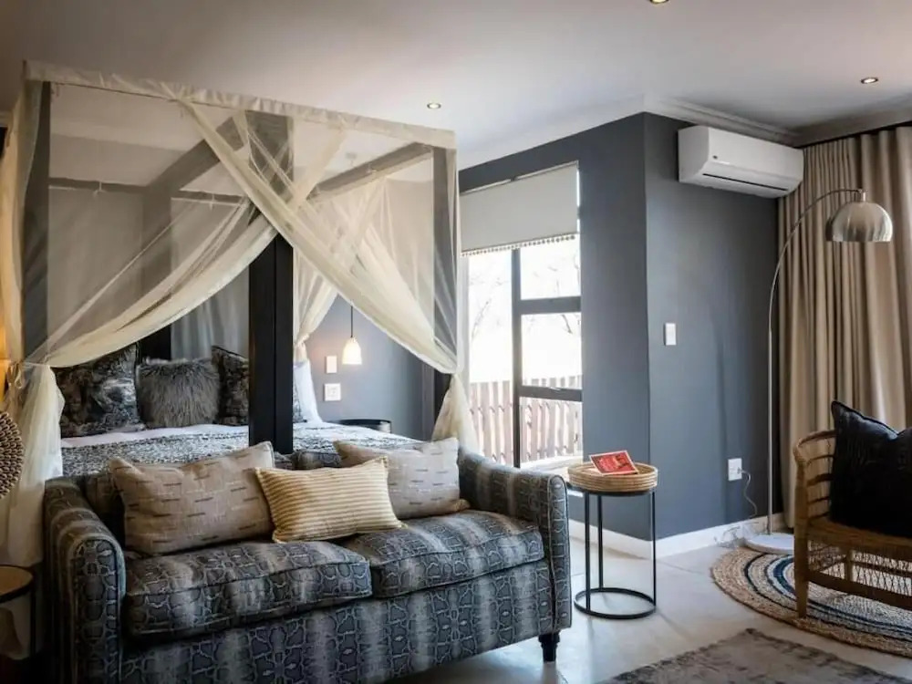 Safari Moon Luxury Bush Lodge