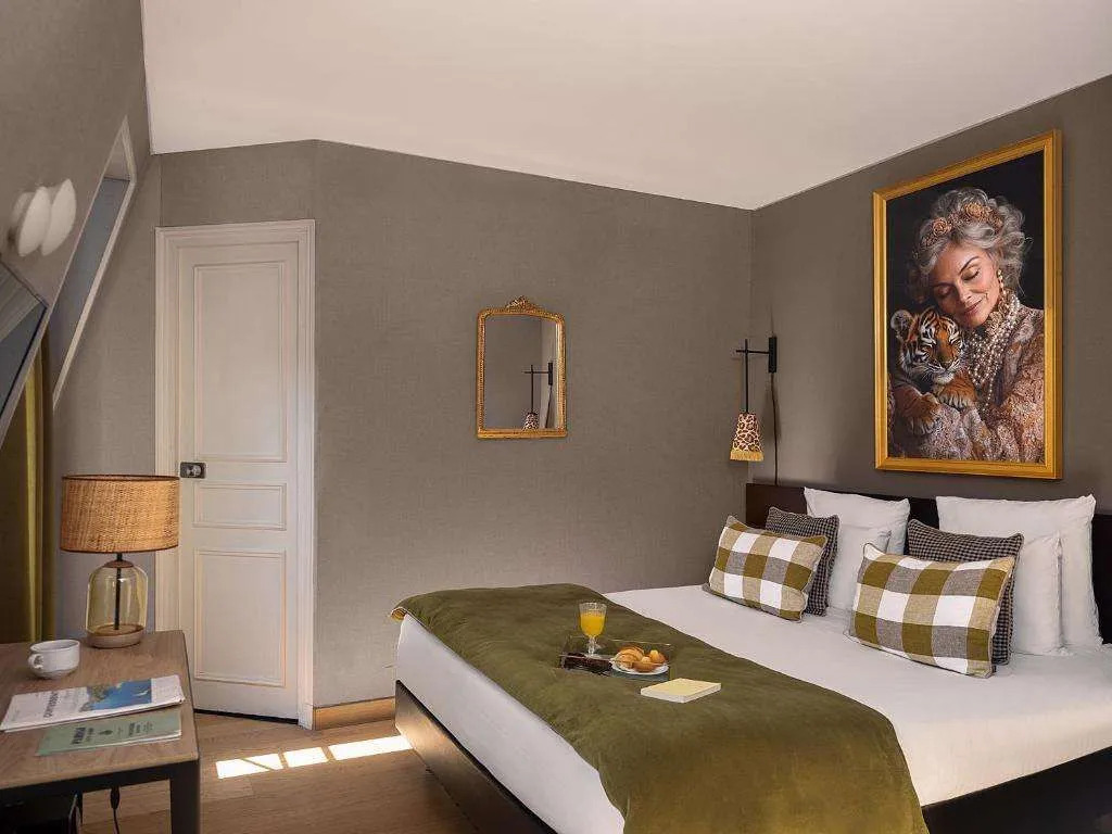 Hôtel Zélie Champs-Elysées