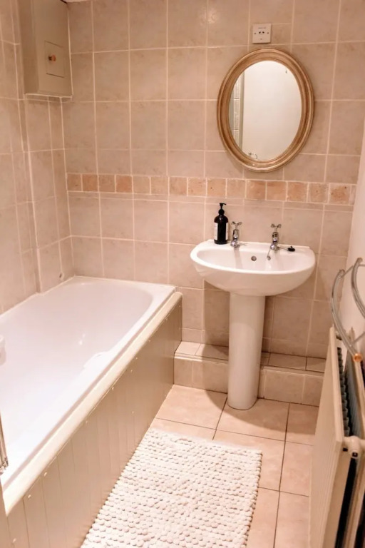 2 Bedroom, 2 Bathroom Apartment In New Town
