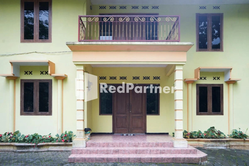 Villa Handayani Songgoriti RedPartner