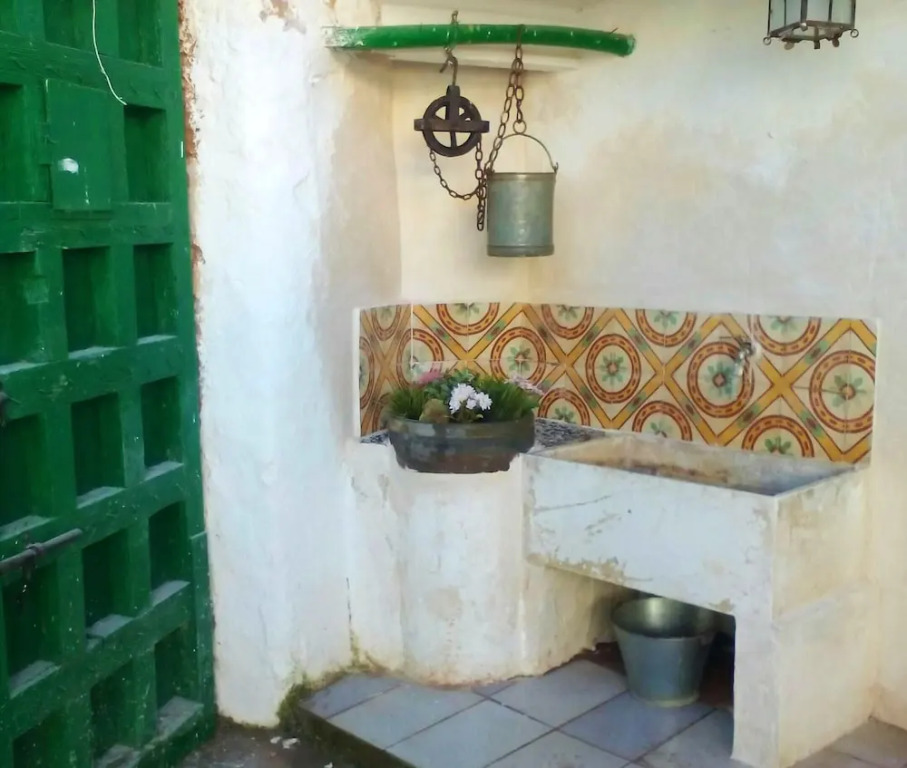 Charming House in El Poyo del Cid with Garden and Terrace