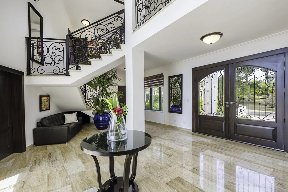 Amazing Private Villa with Chef & Maids