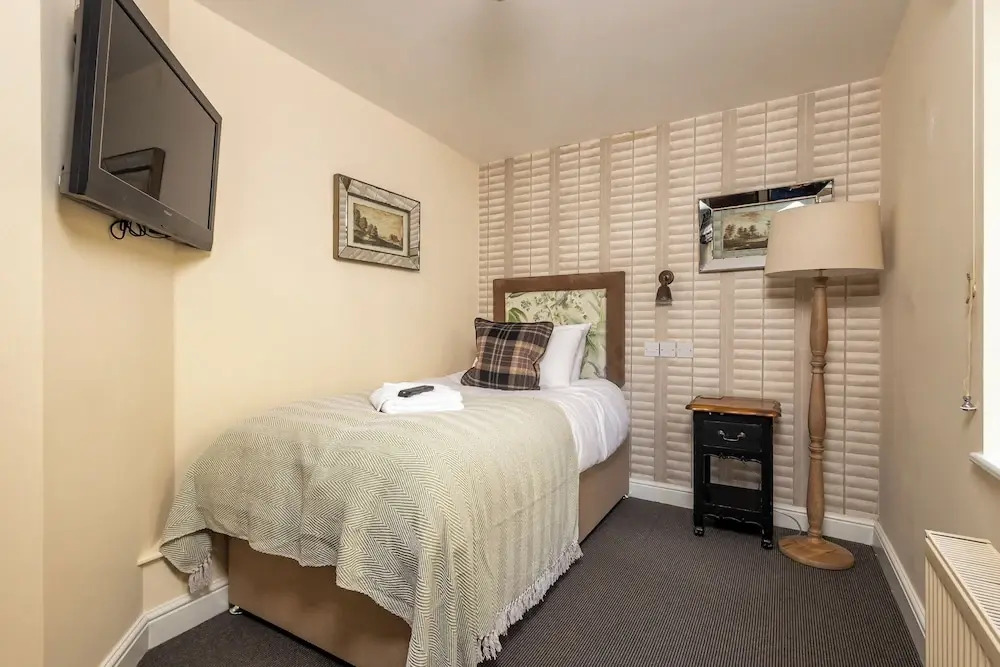 The Olde Coach House Inn