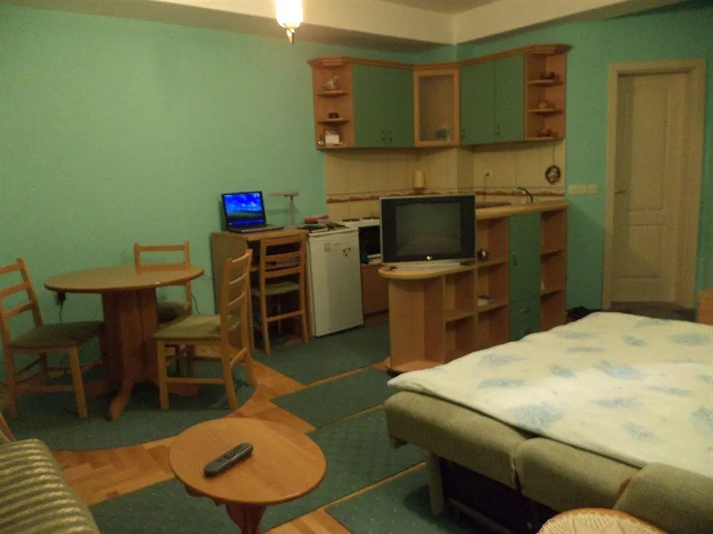 Luccia Apartments- Very Central Cozy Condo