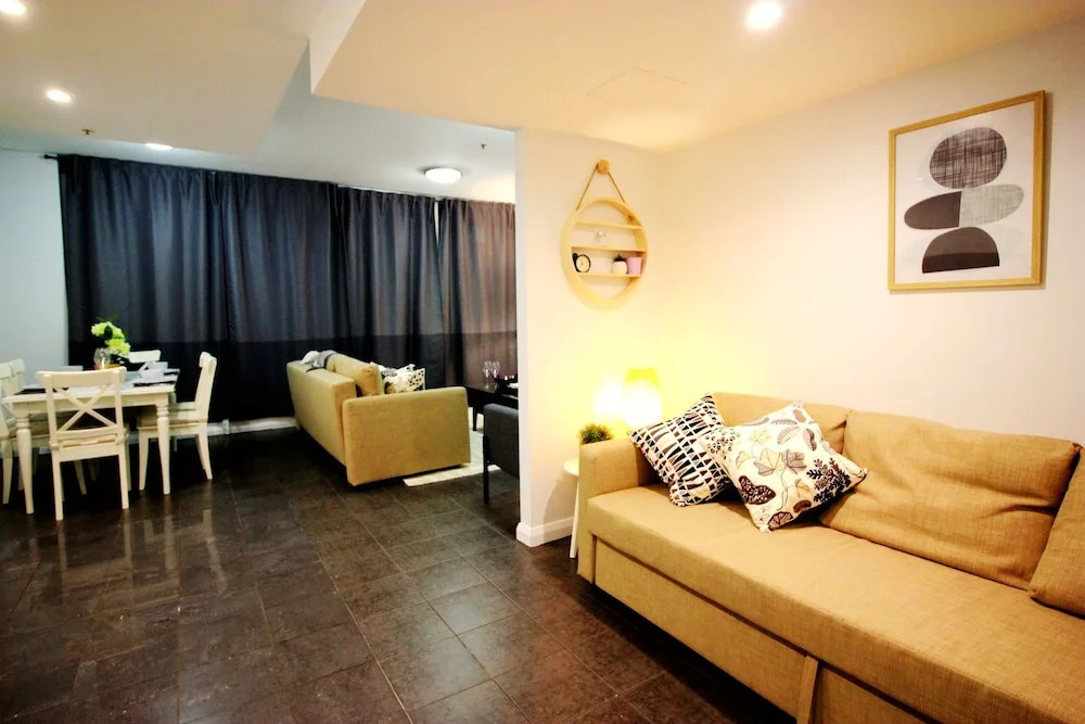 Spacious Apartment Central Location