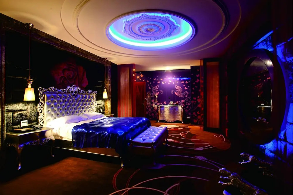 Luxurious Romantic Hotel