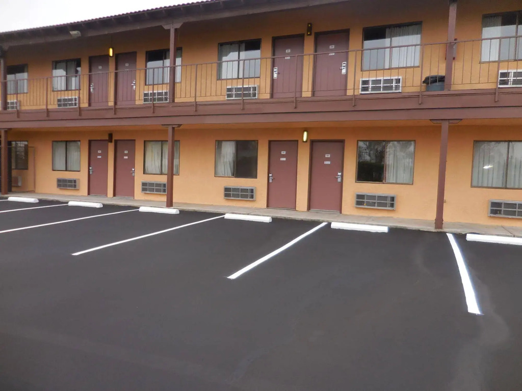 Best Economy Inn & Suites