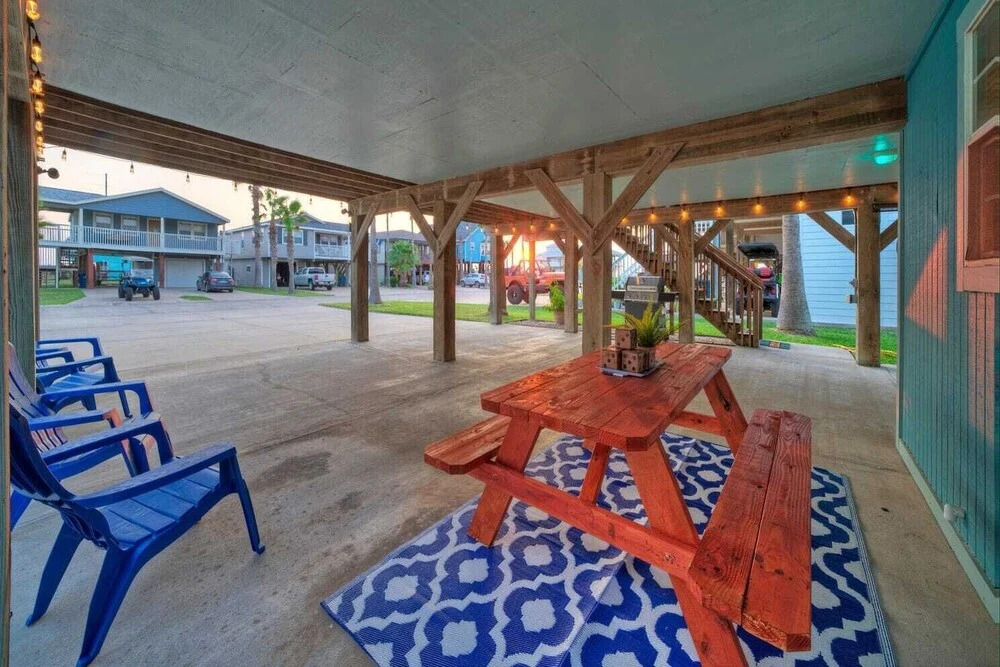 Sleeps 22 2 Homes w/ Private Pool, Game Room, Nature Views 7 BDR Avantstay