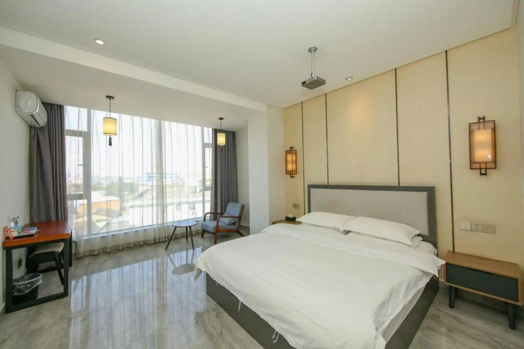 Kunming Huamanshan Film and Television Hotel (Xinguangfeng Branch, Free Trade Zone)