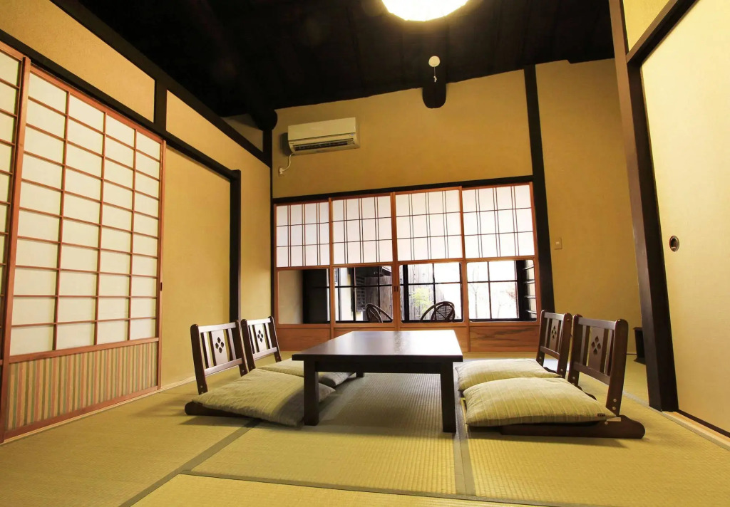 Yamanaka Aburaten Machiya Guesthouse