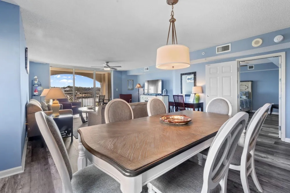 Yacht Club Villas #2-301