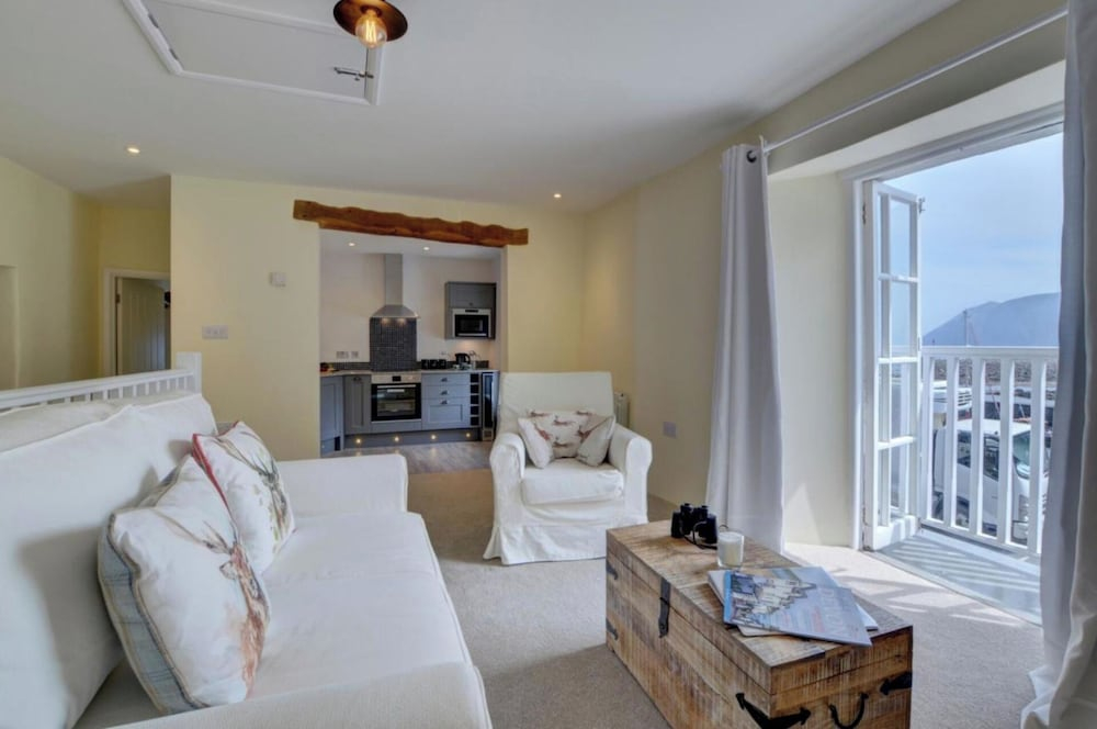 Seaview 1 Bed Apartment Sleeps 4 - Balcony - Tv