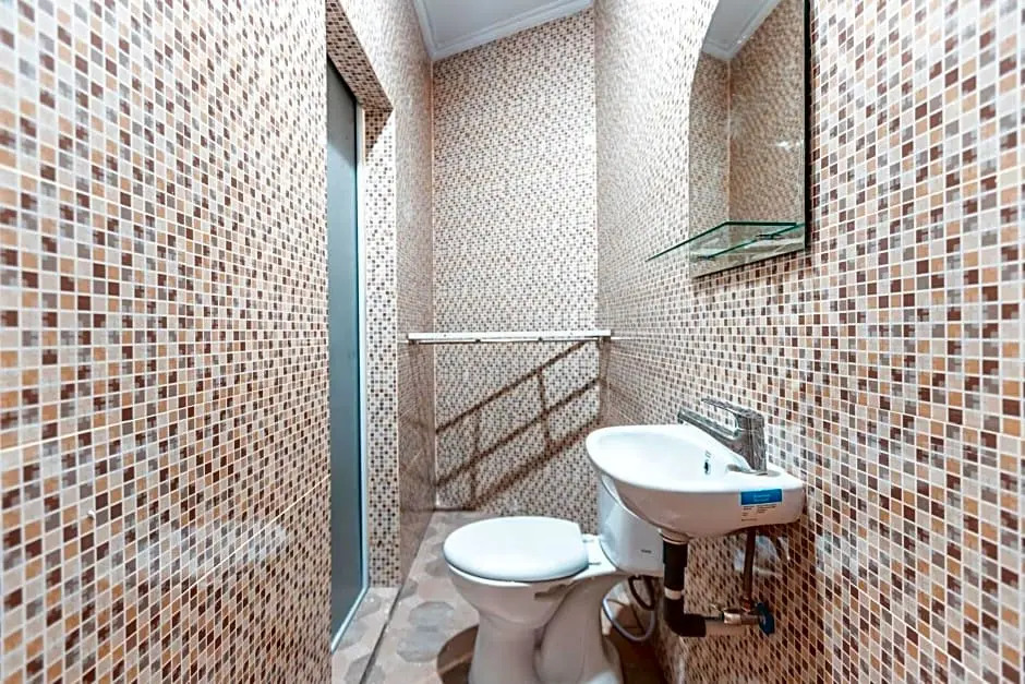 OYO Life 2709 Kost Cirendeu