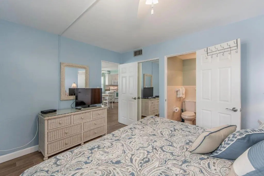 #121 at Surf Song Resort 2 Br condo by RedAwning