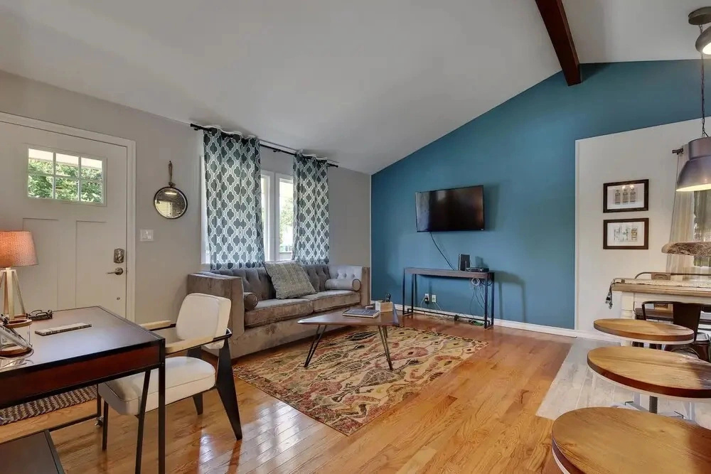 2BR 2BA Boutique SoLa House by RedAwning