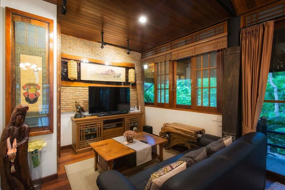 Cattanis Riverside Home