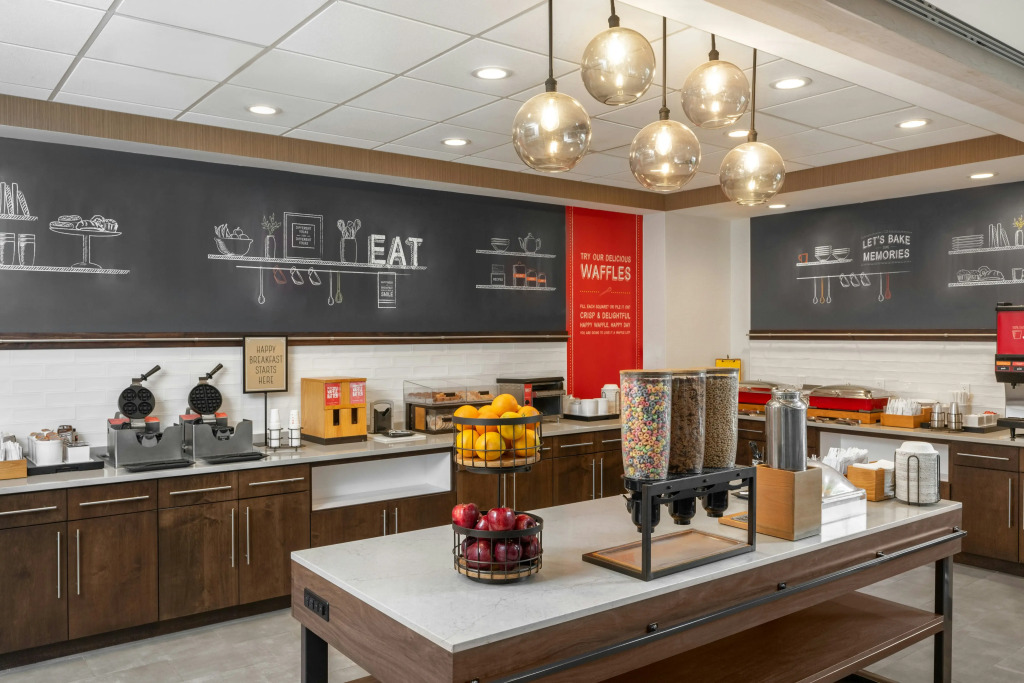 Hampton Inn & Suites - Cape Cod / West Yarmouth