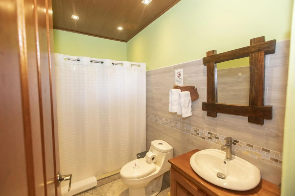 Beautiful 2 Bedroom Villa with Private Nature Reserve - Friendship House