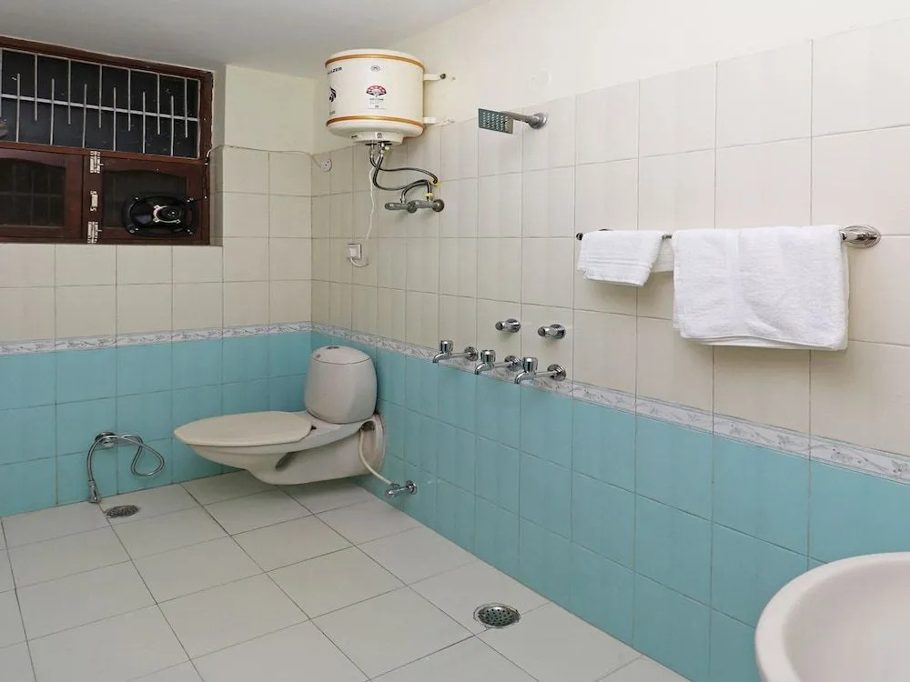 OYO 10071 Go Rooms Sector 45