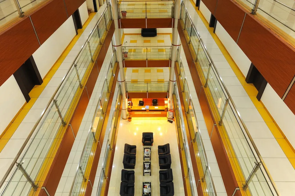 Capital O 3285 Hotel Radiant