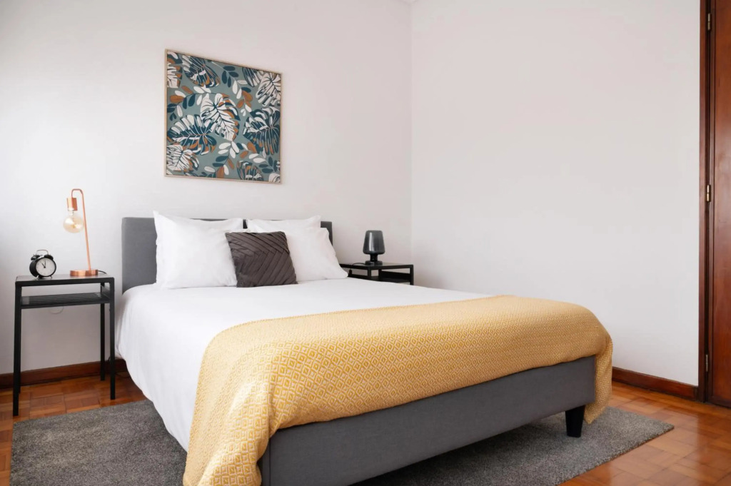 ! Luminous 2BR Top Floor ! Praça da República