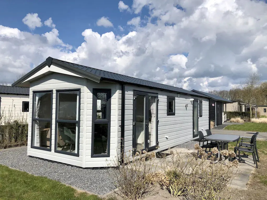 Comfortable chalet with microwave, Alkmaar at 15km