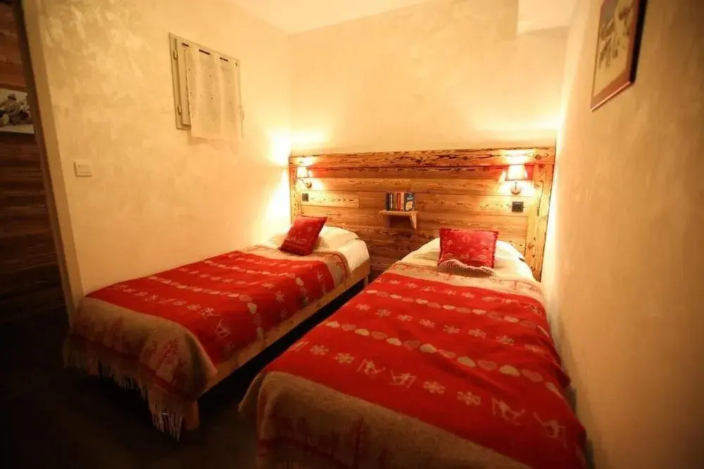 4 Rooms 8 People 3 Cles West Facing