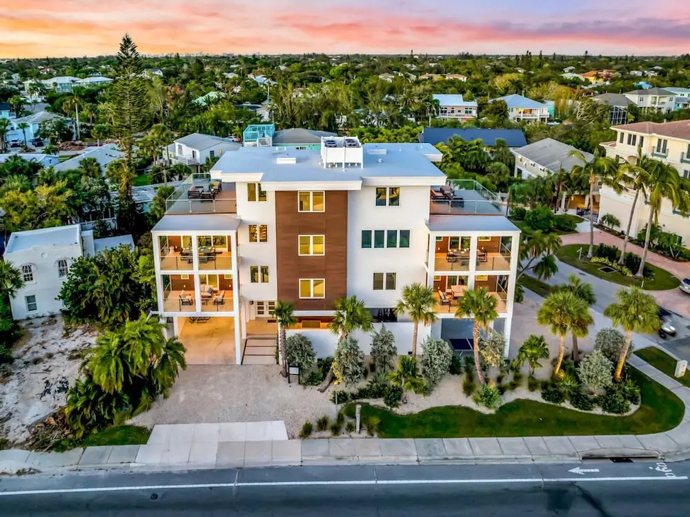 The Upper Deck in Siesta Key