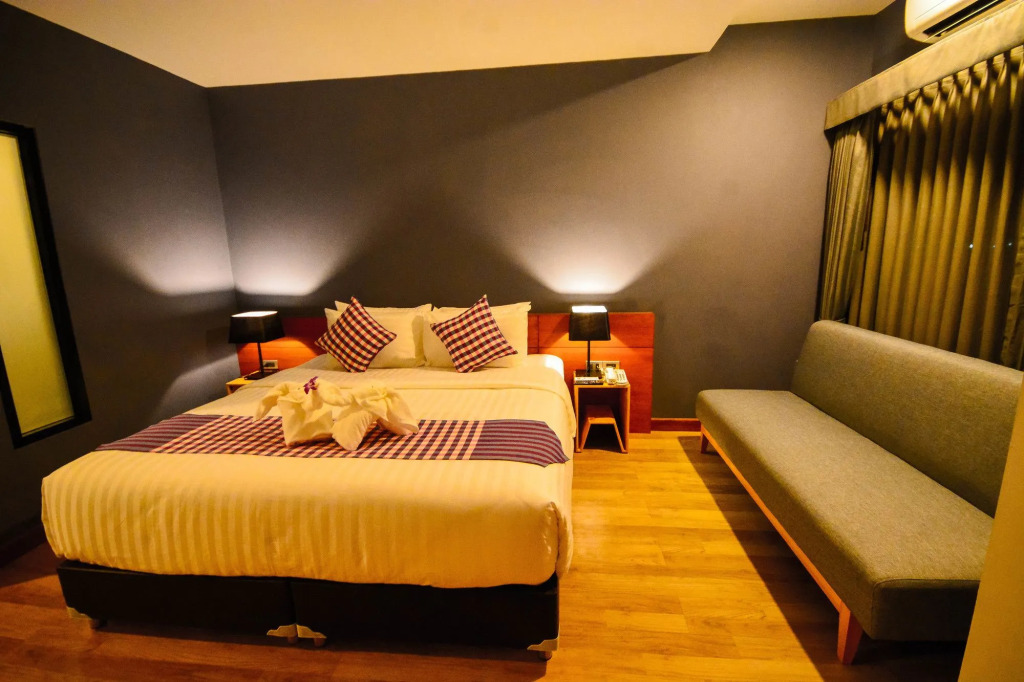 Comet Hotel Surat Thani
