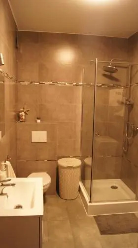 Apartament Riwiera dla 2 par i 2 dzieci, 300m od plaży