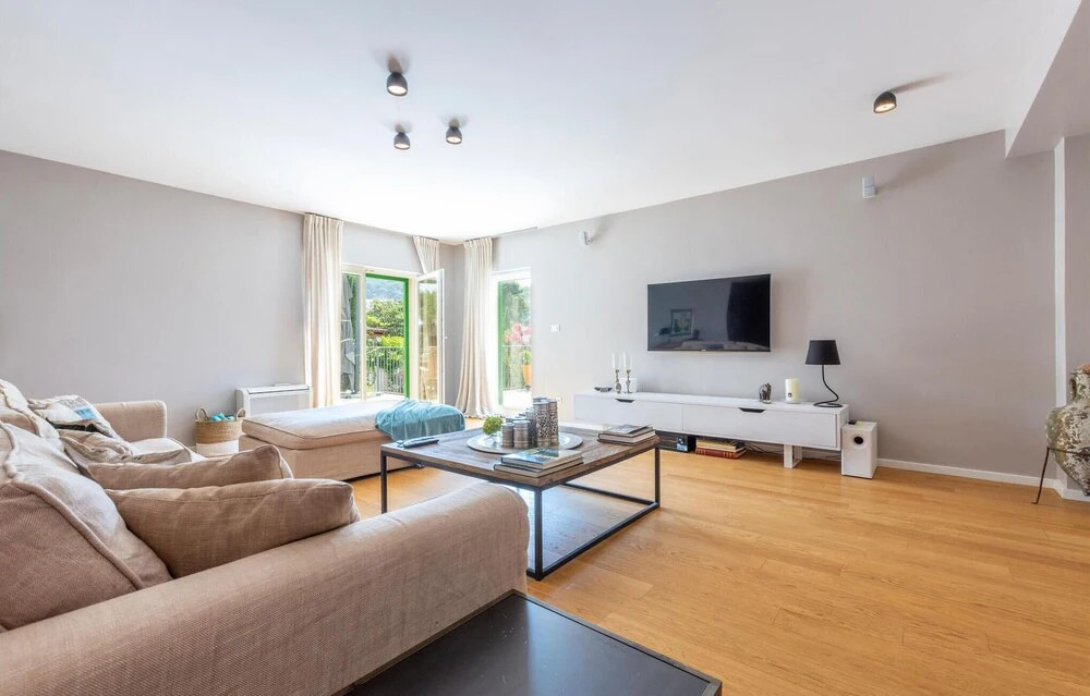 Beautiful Home In Postira