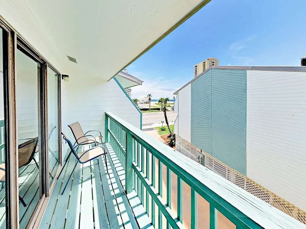 554 E Beach Blvd Townhouse Unit 6 2 Bedrooms 2 Bathrooms Townhouse