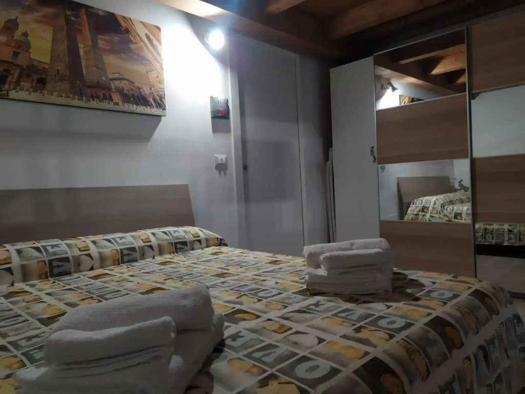 bolognaholidayhome APPARTAMENTO SIGNORINI giardino e posto auto