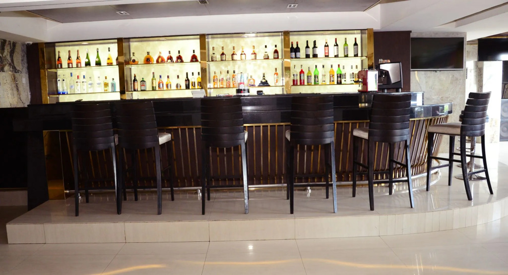 Best Western The Island Hotel