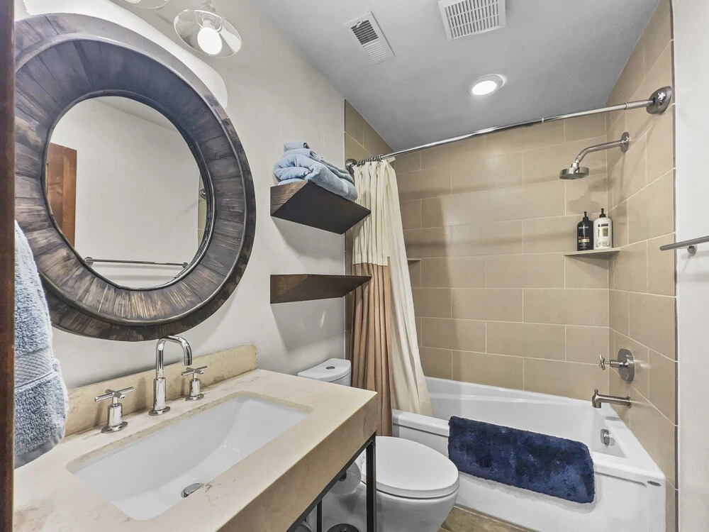 136 Top Of Main! Secret Daly Hideaway W/ Hot Tub! Walk To Main Street! 4 Bedroom Home by RedAwning
