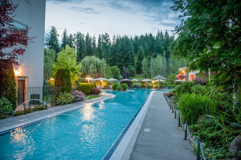 Hilltop Inn - Salmon Arm