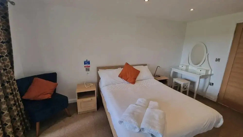 Relaxing Room With Ensuite Rutland Point