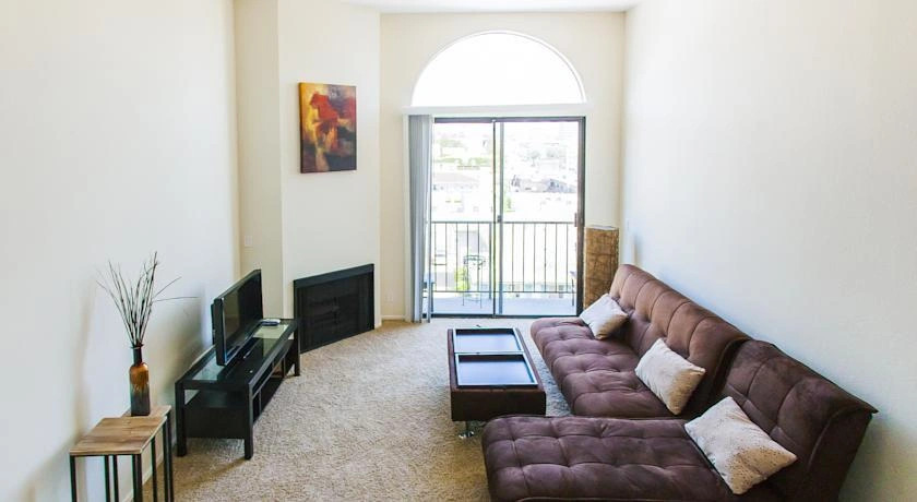Hollywood Bowl Residence