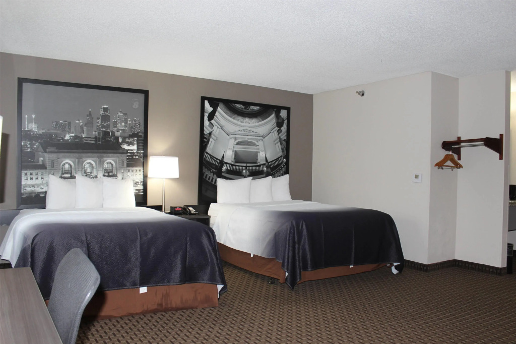 Super 8 by Wyndham Gardner