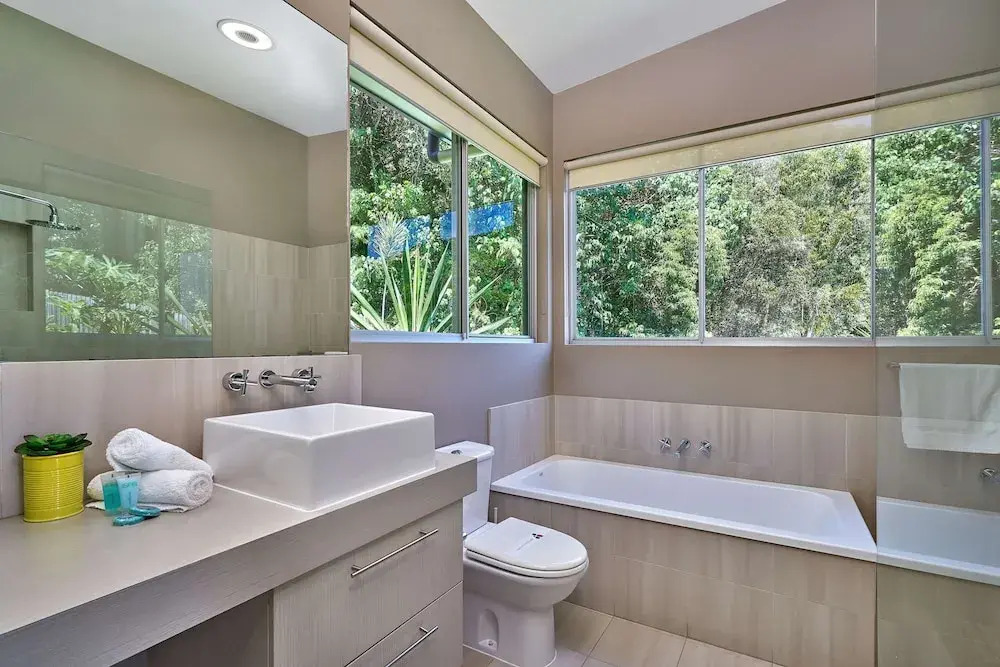 Bedrock Palm Cove I Private Pool I Sea Views I Family Retreat