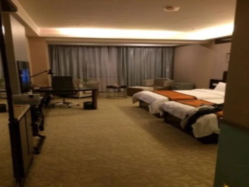 Aksu Pudong Holiday Hotel