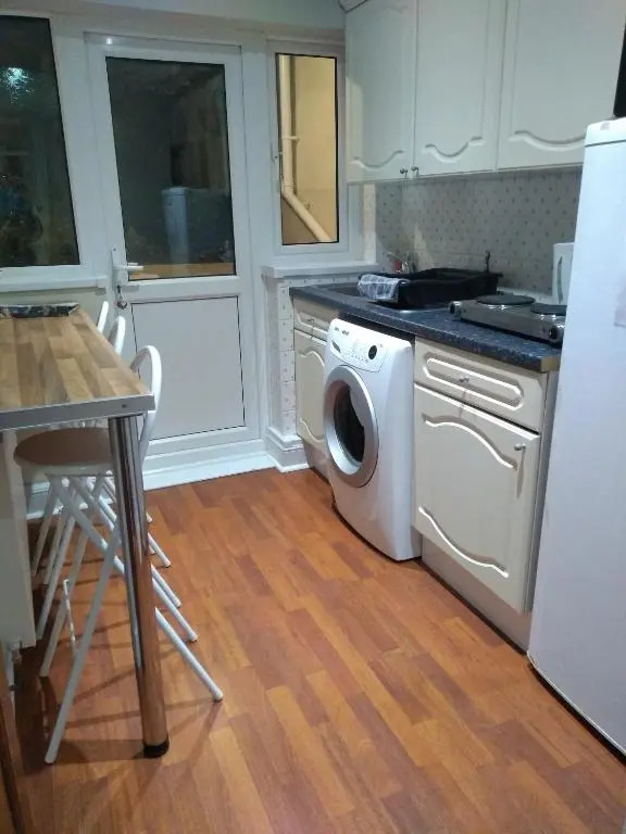 8A Kenilworth Road
