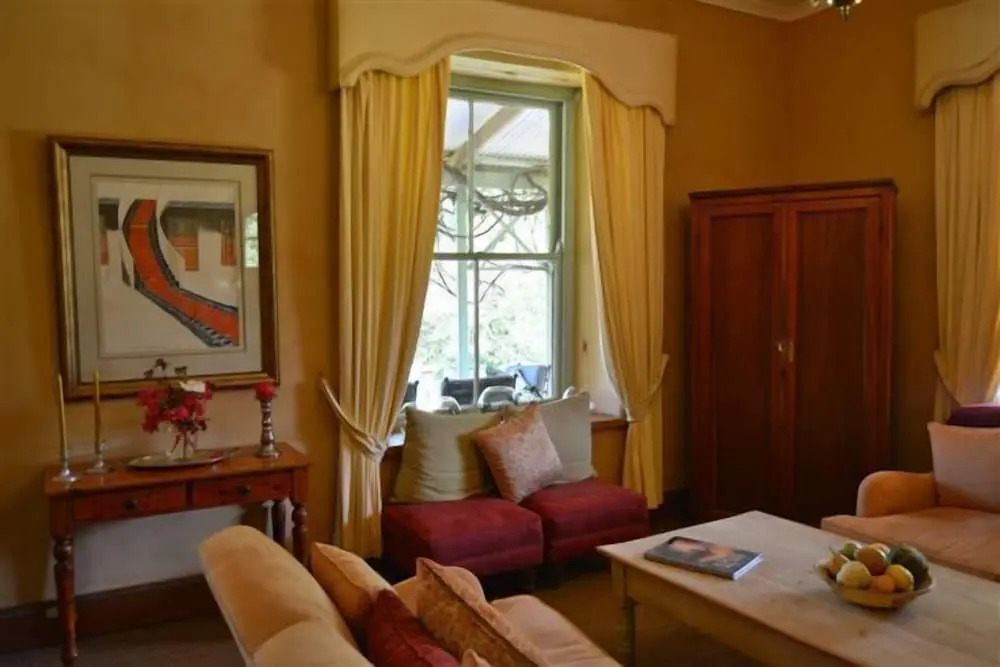 Halliwell Country Inn