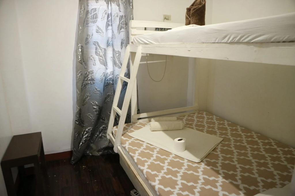 Alexzus Backpacker Travel Lodge