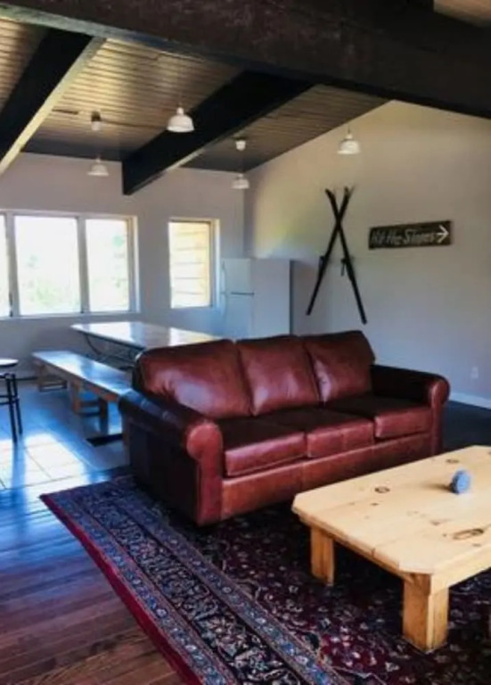6 Bed Blue Mountain Chalet with Hot Tub 8