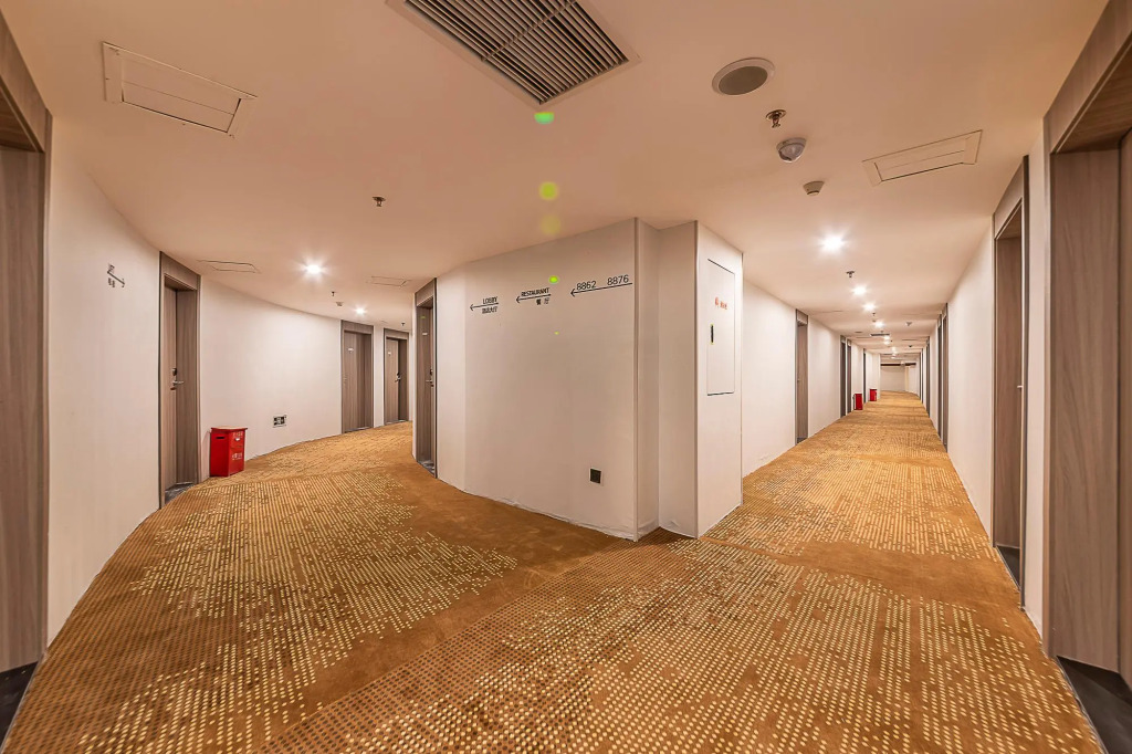 Hanting Hotel Chongqing Jiefangbei Pedestrian Street Center