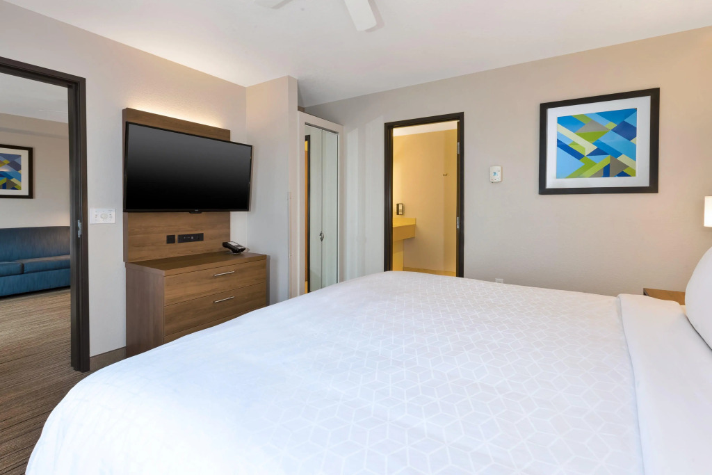 Holiday Inn Express Hotel & Suites Petoskey by IHG