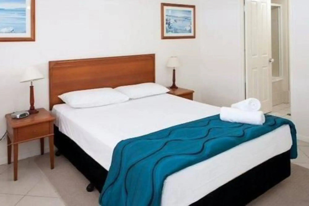 Golden Riviera Beach Resort