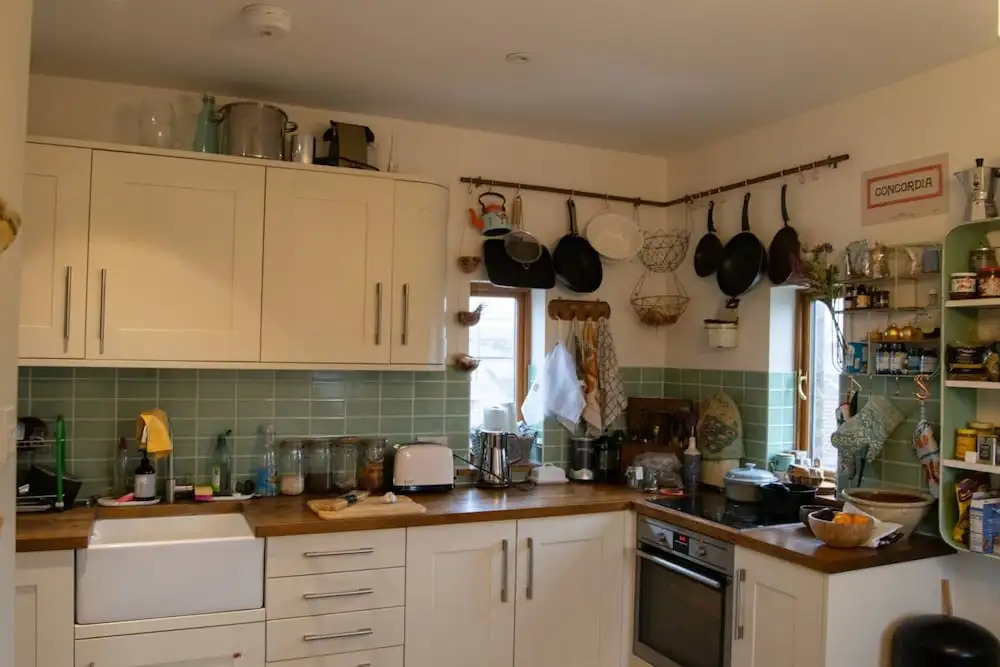 Unique 3 Bedroom Water Tower Home Close To Tube