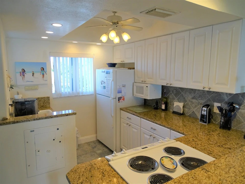 Sunset Royale - 308 1 Bedroom 1 Bathroom Condo